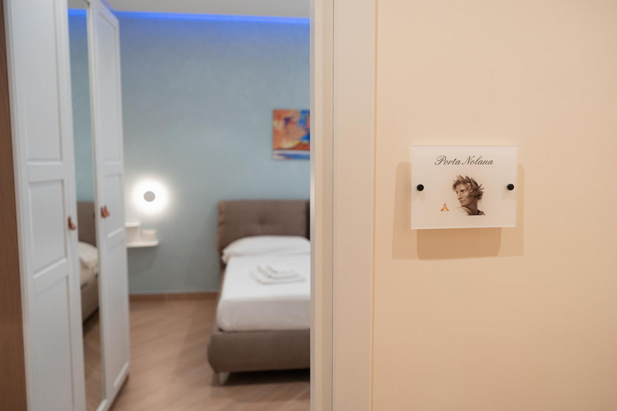 Nazzarooms Napels Buitenkant foto