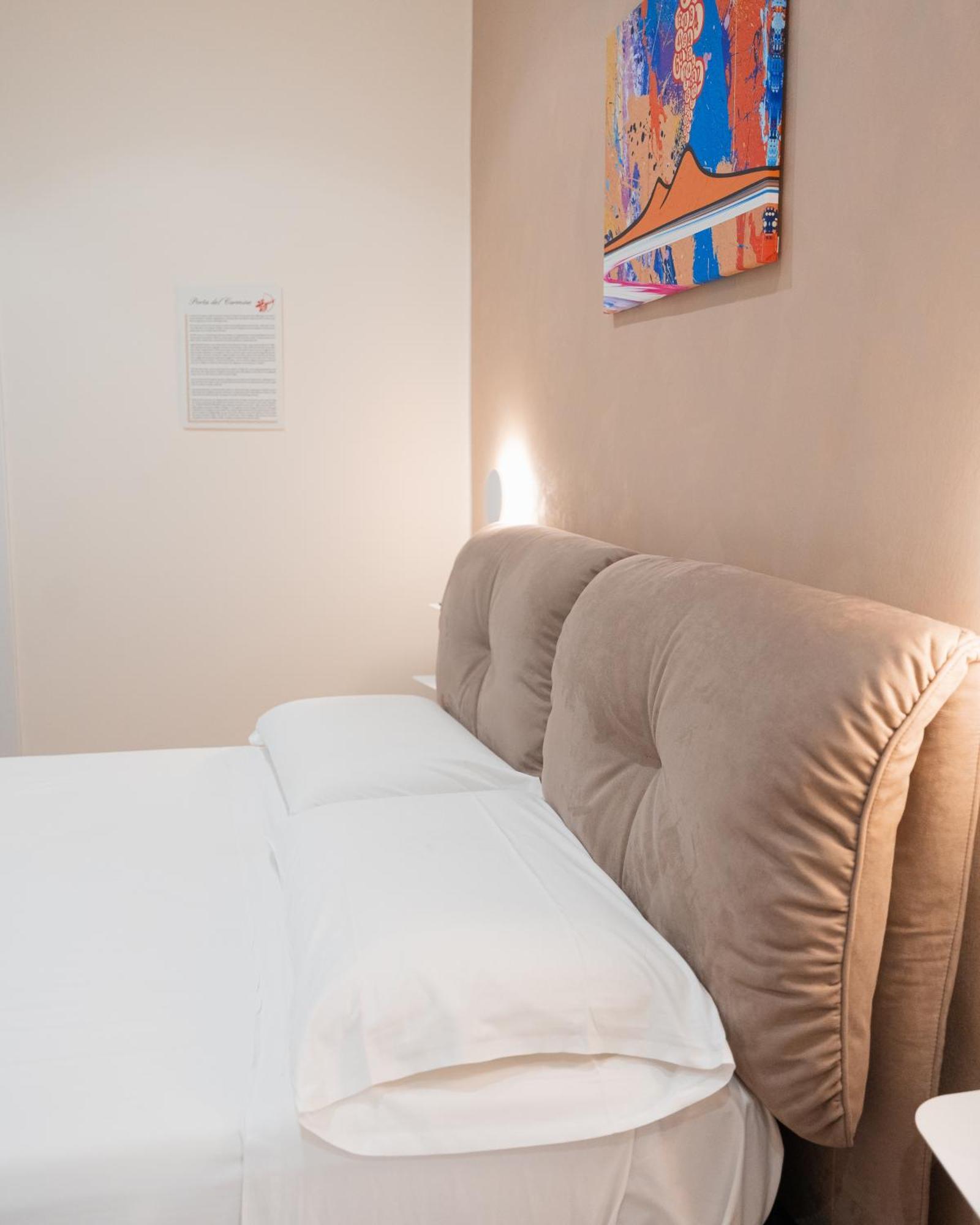 Nazzarooms Napels Buitenkant foto